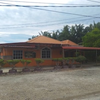 Capital O 91206 Homestay Pelangi Ban Pecah. (muslim Only) 