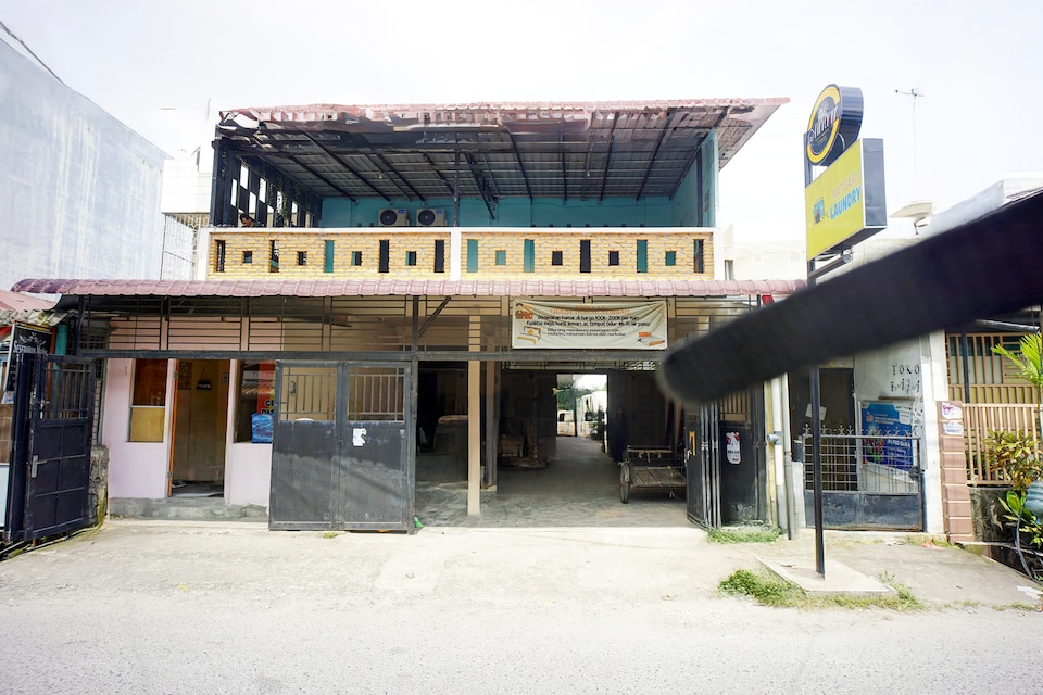 OYO 94768 Al-hamra Guest House, Medan, Medan