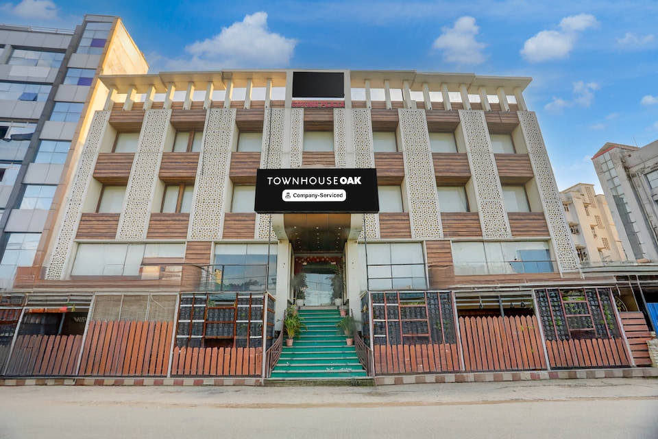 Super Townhouse Oak Amity University Patna Formerly The Golden Crown, Bailey Road, Patna