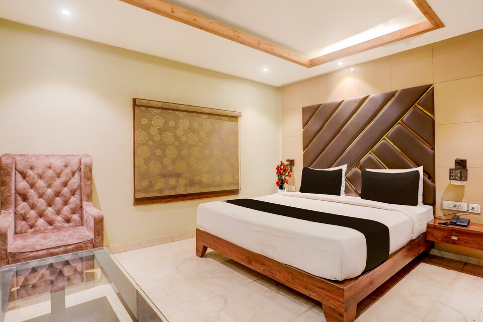 Super Townhouse Oak Amity University Patna Formerly The Golden Crown, Bailey Road, Patna