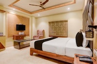 Super Townhouse Oak Amity University Patna Formerly The Golden Crown