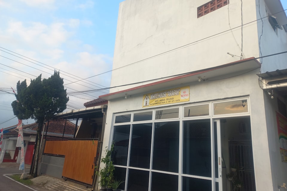 OYO 94771 White House Arafah Syariah, Purwokerto, Purwokerto