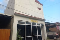 OYO 94771 White House Arafah Syariah