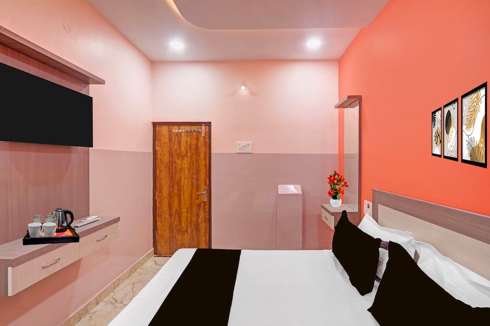 Collection O Narsampet Crossway Telangana Formerly Hotel Silver Moon, Narsampet, Narsampet