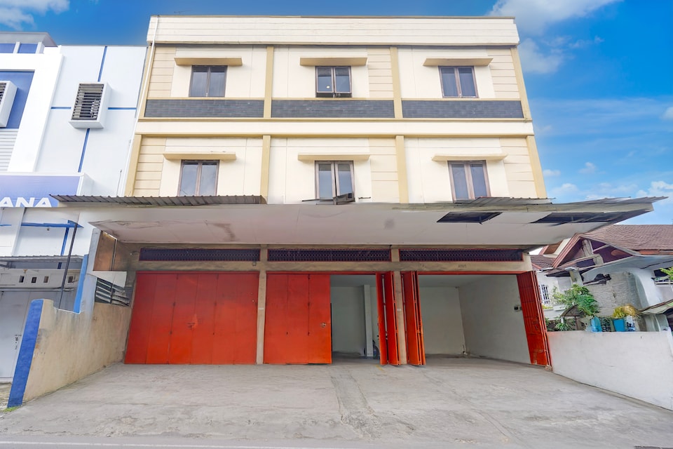 OYO 94774 Mulia House, Panakukkang, Makassar