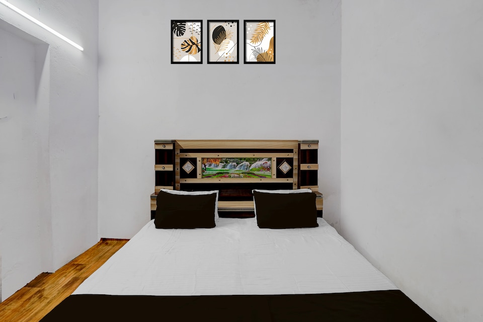 SPOT ON Lodge & Restaurant, Mumfordganj Allahabad, Prayagraj