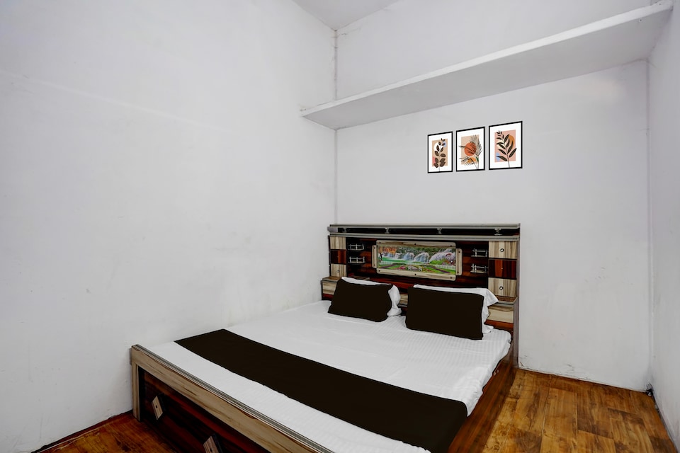 SPOT ON Lodge & Restaurant, Mumfordganj Allahabad, Prayagraj