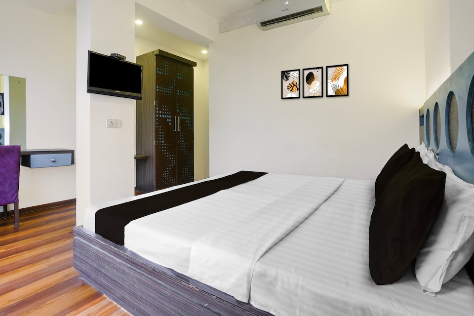 Collection O Lodha Experia Mall Dombiwali Formerly RR Suites, Mumbai- Kalyan-Bhiwandi- Badalapur, Mumbai