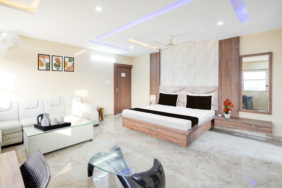 Super Collection O Ranipur - Dhaney Crossway Formerly Saroj Inn, Sultanpur, Sultanpur