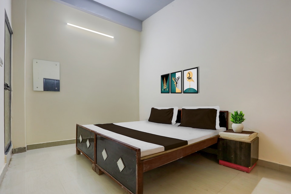 SPOT ON Hotel Sun City, Railway Station Allahabad, Prayagraj