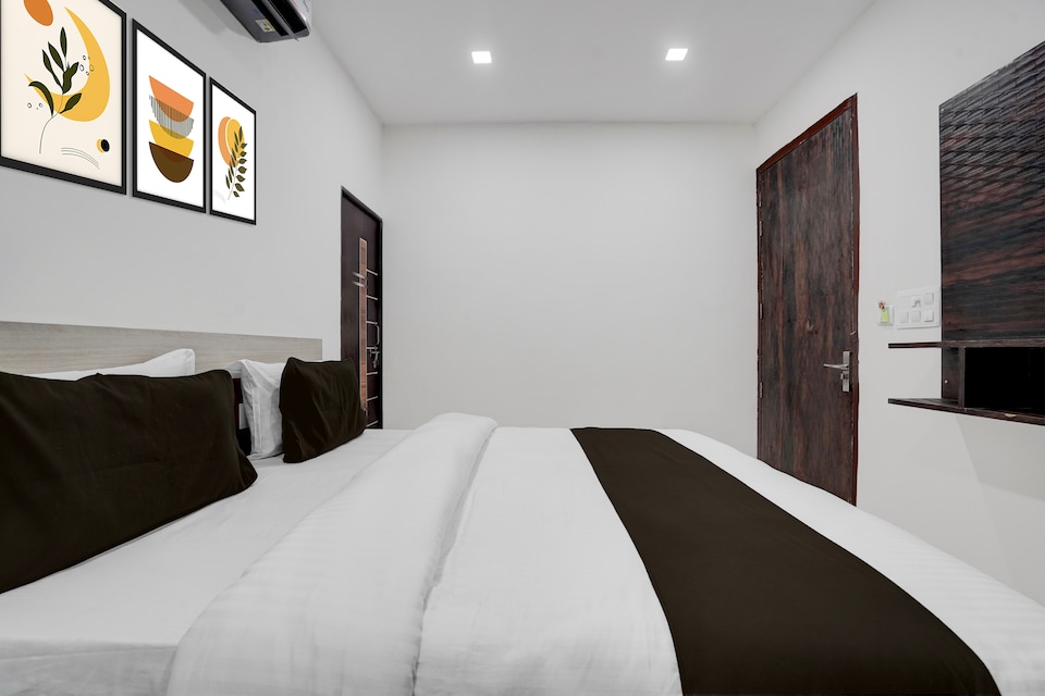 Hotel O The King Heaven, Farrukhabad, Farrukhabad
