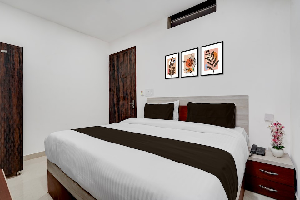 Hotel O The King Heaven, Farrukhabad, Farrukhabad