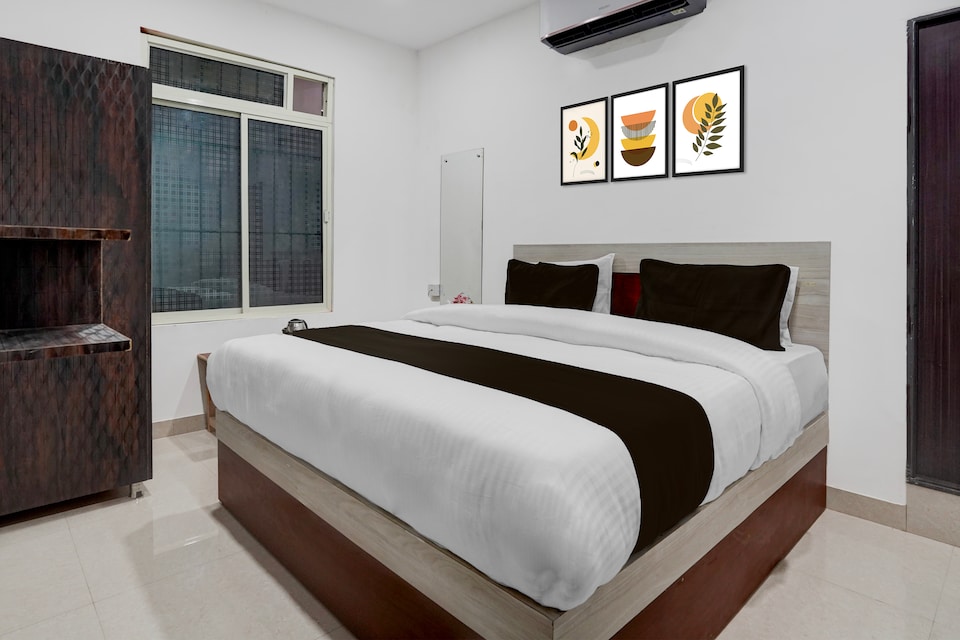 Hotel O The King Heaven, Farrukhabad, Farrukhabad