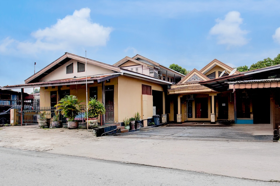 OYO 94775 Palm Cafe Inn, Balikpapan, Balikpapan