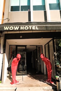 Dancenter Georgetown Formerly WoW Hotel