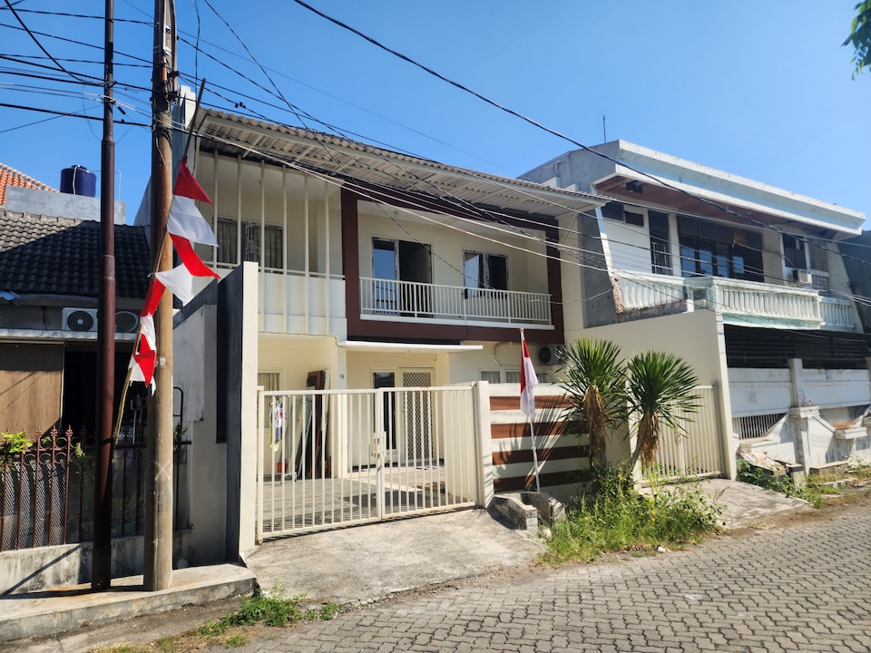 OYO 94780 Blessing Homestay, Tenggilis Mejoyo, Surabaya