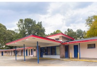 Hotel O Heart of Dixie Dadeville AL HWY 280