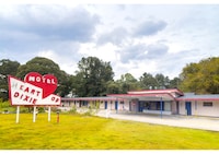 Hotel O Heart of Dixie Dadeville AL HWY 280