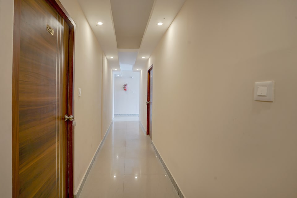 Hotel O Fabulous A/c deluxe rooms, Koramangala Sony World Signal, Bangalore