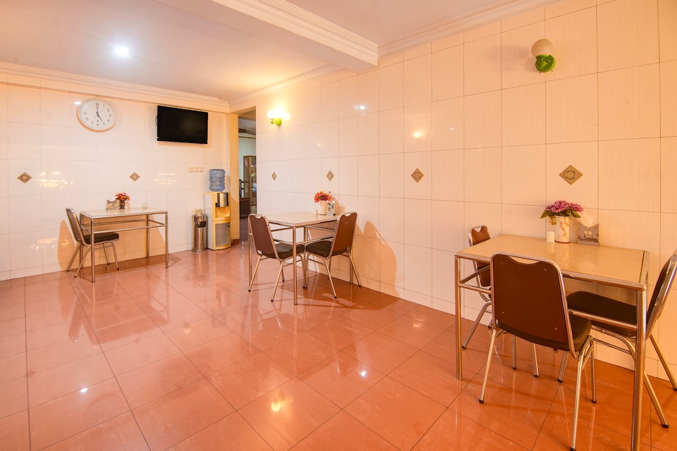 Hotel O Makassar near Pantai Losari formerly Hotel Tiara Sari, Losari, Makassar