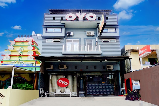 OYO 94787 Hotel Mulana