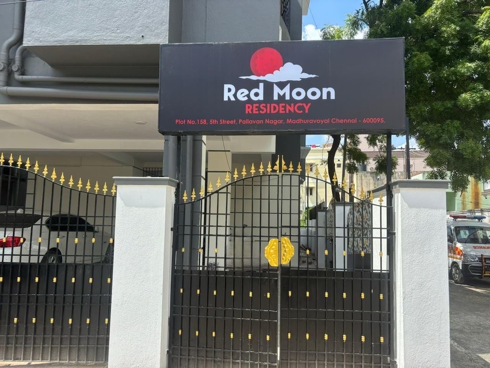 Super Hotel O Red Moon Residency , Koyambedu Chennai, Chennai