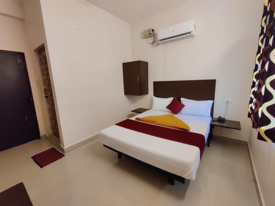 Super Hotel O Red Moon Residency , Koyambedu Chennai, Chennai
