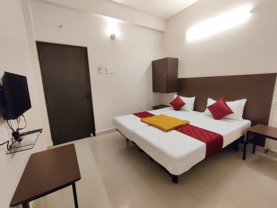 Super Hotel O Red Moon Residency , Koyambedu Chennai, Chennai