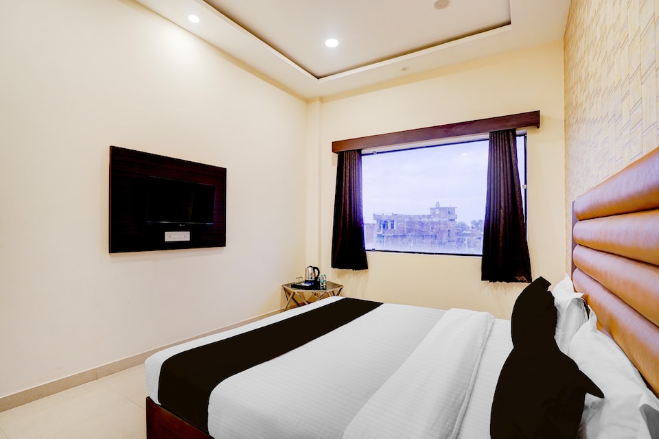Hotel O Palm Bliss Hotels & Resorts, Kanpur Central, Kanpur