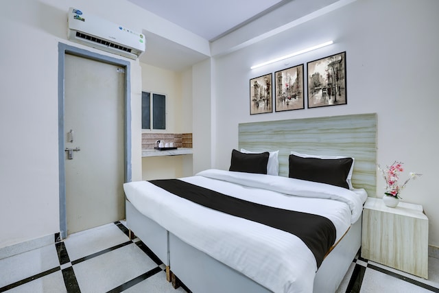 Super Hotel O DLF Phase 1 Metro Station Gurugram