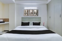 Super Hotel O DLF Phase 1 Metro Station Gurugram