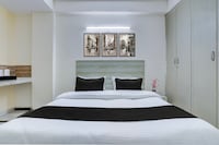 Super Hotel O DLF Phase 1 Metro Station Gurugram