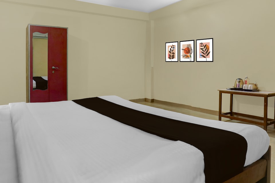Hotel O BABA GUEST HOUSE, Cantonment, Varanasi