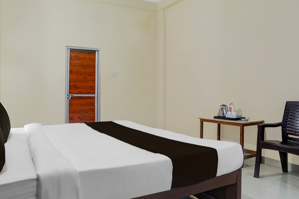 Hotel O BABA GUEST HOUSE, Cantonment, Varanasi