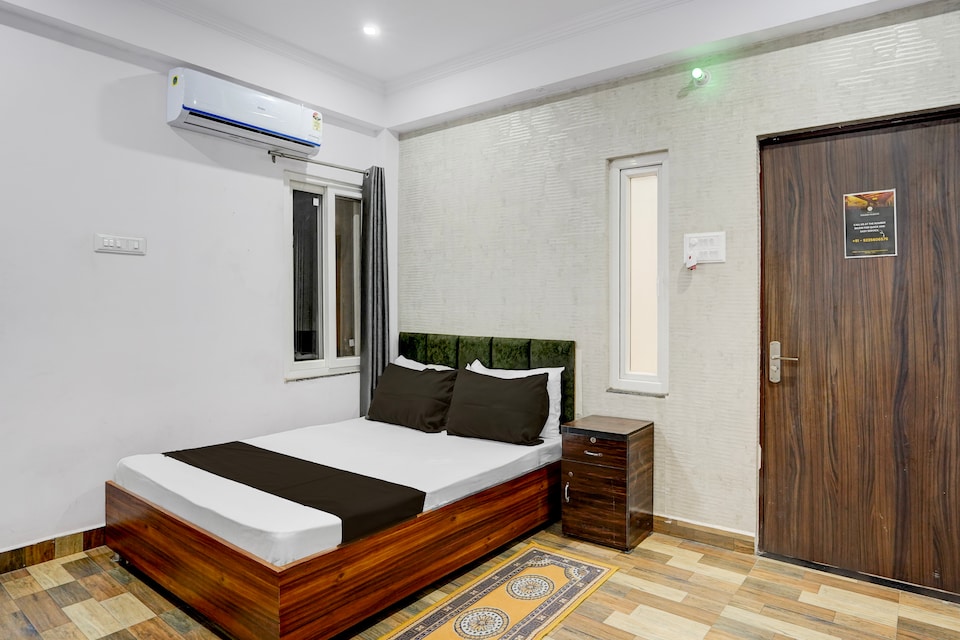 HOTEL O GOLDEN MAJESTIC , Rambagh Allahabad, Prayagraj