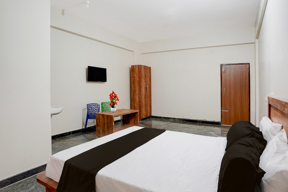 Hotel O Jodi Sri Muneshwara Swamy Temple, Peenya Bangalore, Bangalore