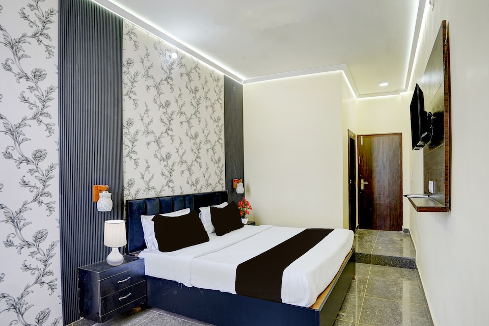 Hotel O Raj Ambessy, Rudrapur, Rudrapur