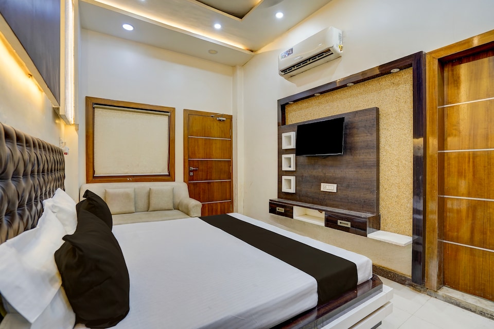 Hotel O Crystal Crown, Aligarh, Aligarh