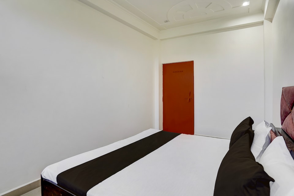 Hotel O Crystal Crown, Aligarh, Aligarh