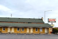 Capital O Elite Inn & Suites South Holland I 94