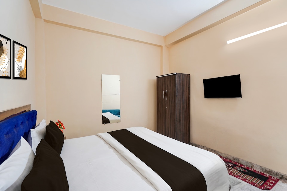 Hotel O ONMT Inter College Kanpur Formerly Mangalam Palace, IIT Kanpur, Kanpur