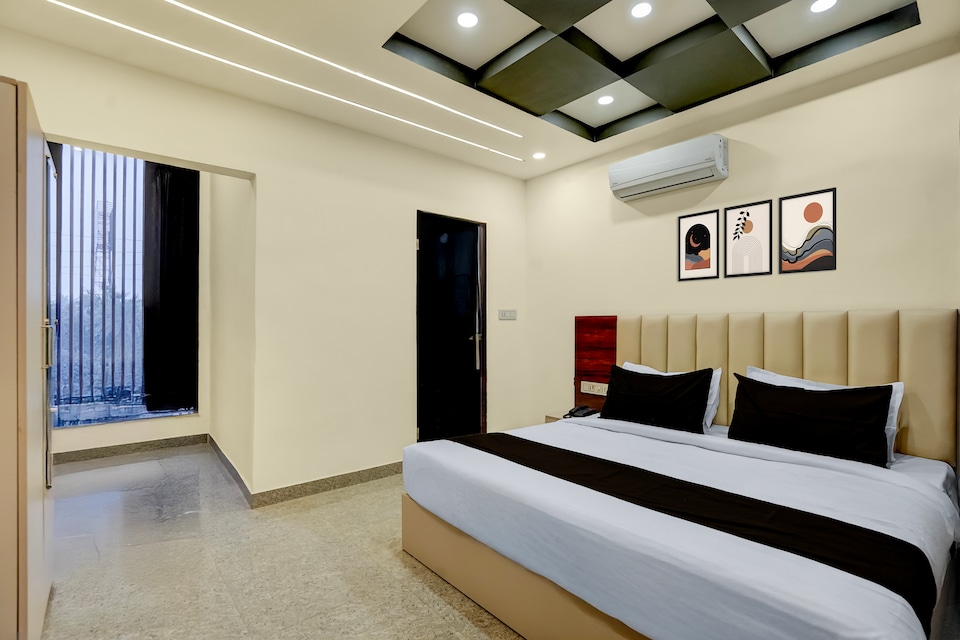 Super Townhouse Subharti University Meerut Formerly Hotel Celebration, Meerut, Meerut