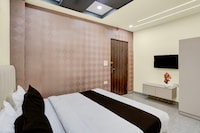 Super Townhouse Subharti University Meerut Formerly Hotel Celebration