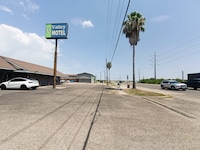 Valley Motel By Townhouse Corpus Christi Near Airport I 37