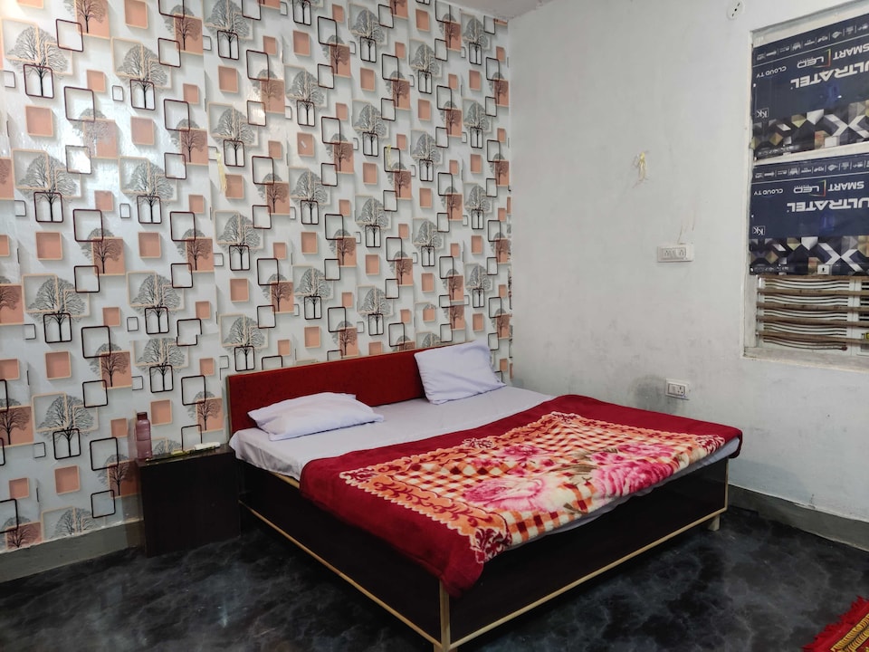 SPOT ON Golden Sez Hotel, Etah, Etah