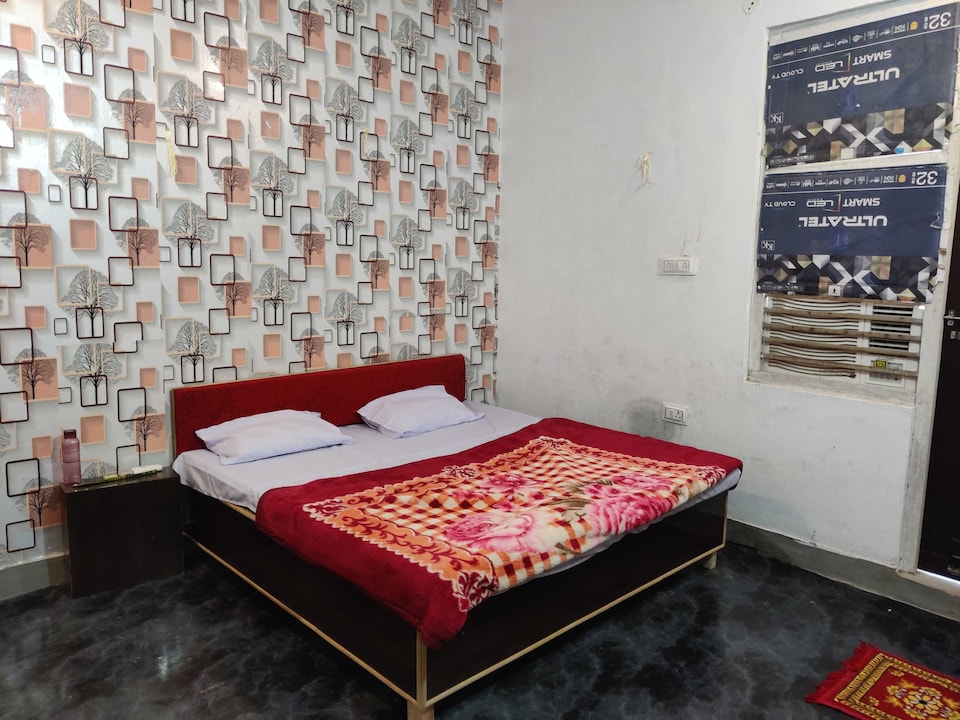 SPOT ON Golden Sez Hotel, Etah, Etah