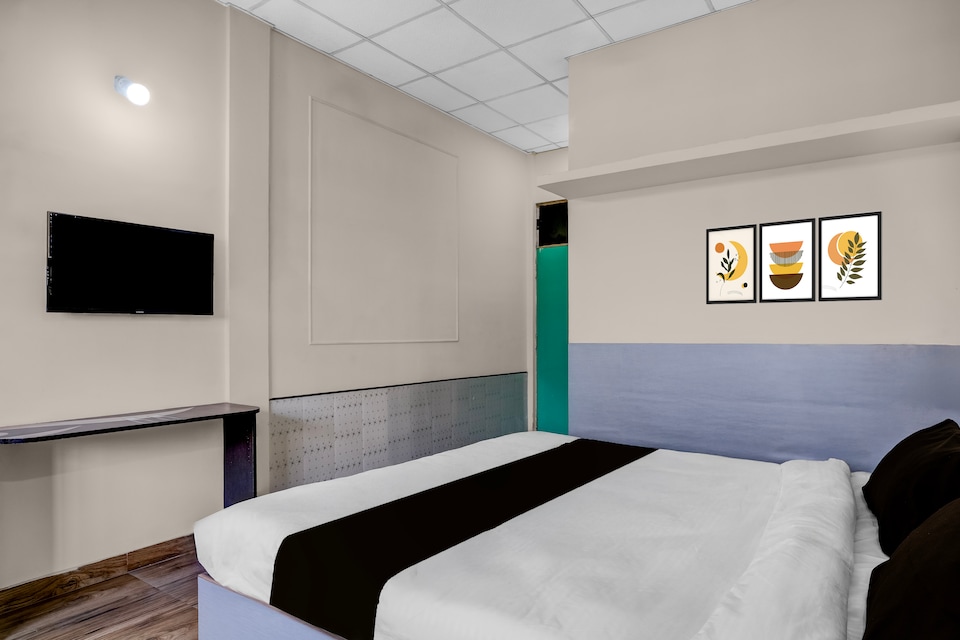 Super Collection O Jalukbari Bus Stand Formerly Velvet Stay, Platan Bazar Guwahati, Guwahati