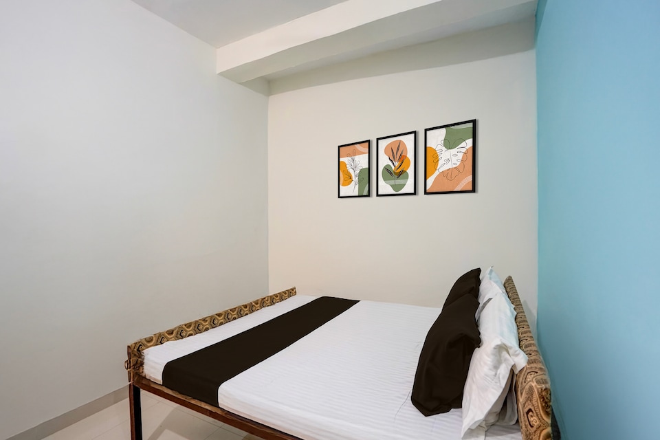 SPOT ON New Hamsafar , Jhusi, Prayagraj