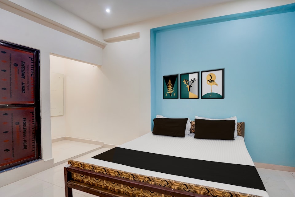 SPOT ON New Hamsafar , Jhusi, Prayagraj