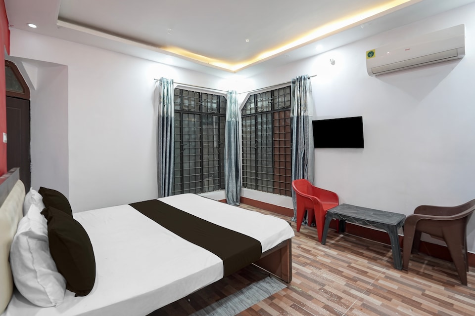 SPOT ON Hotel prayag villa, Rambagh Allahabad, Prayagraj